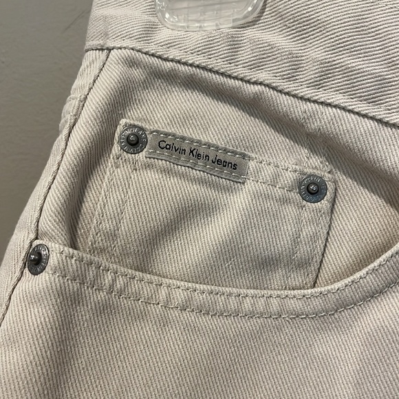 3 pairs of Beige colored jeans - Picture 3 of 5